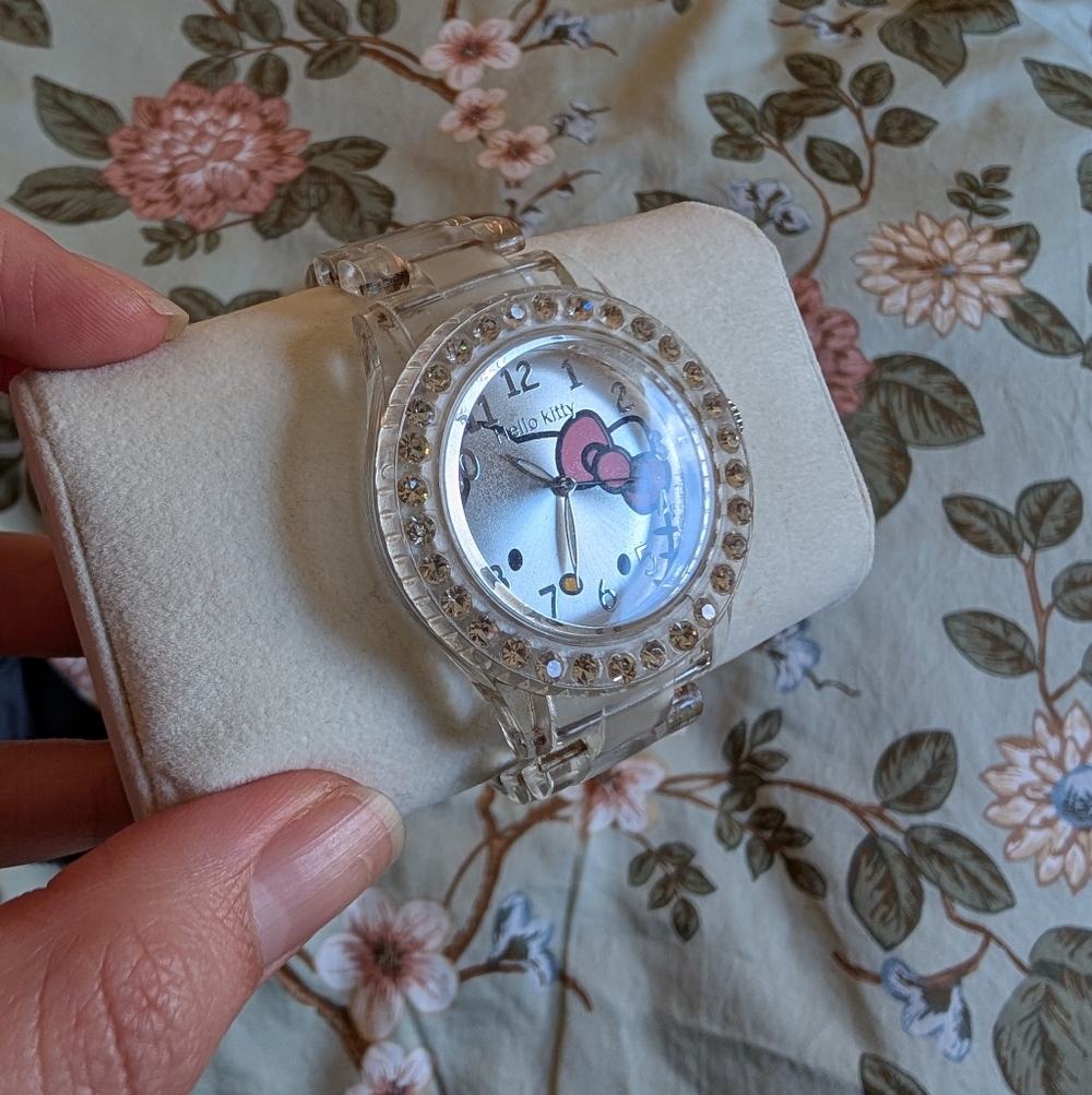 Hello Kitty Watch - Picture 2 of 2